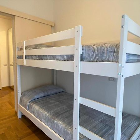 The Little Duck - Modern Apartment With Balcony Côme Esterno foto