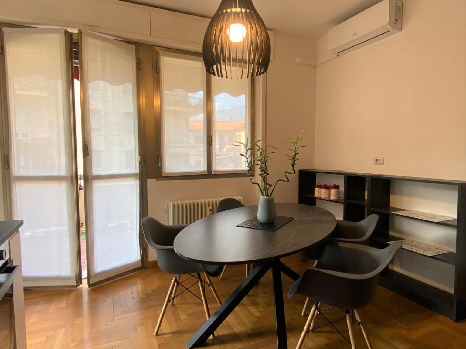 The Little Duck - Modern Apartment With Balcony Côme Esterno foto