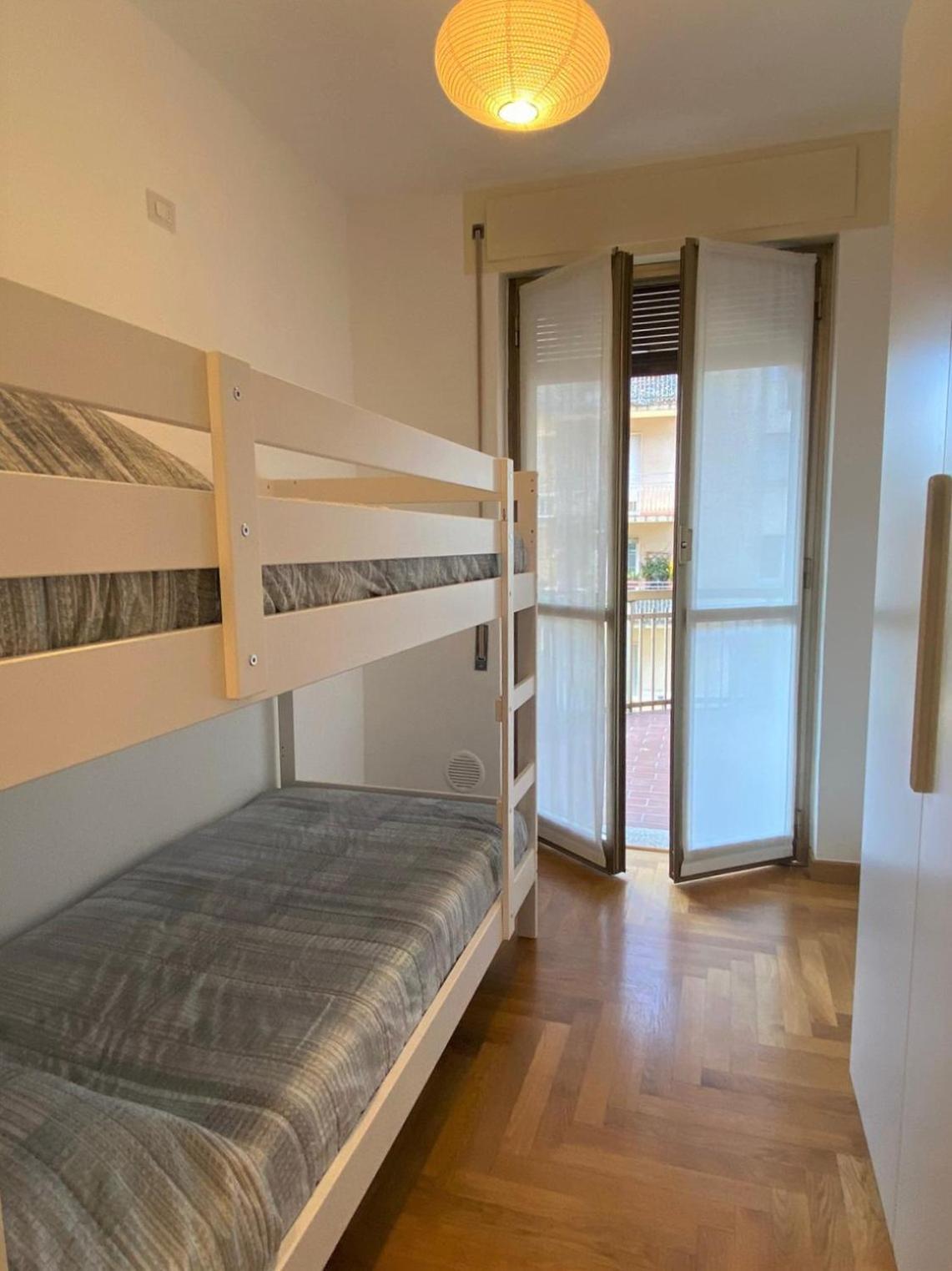 The Little Duck - Modern Apartment With Balcony Côme Esterno foto