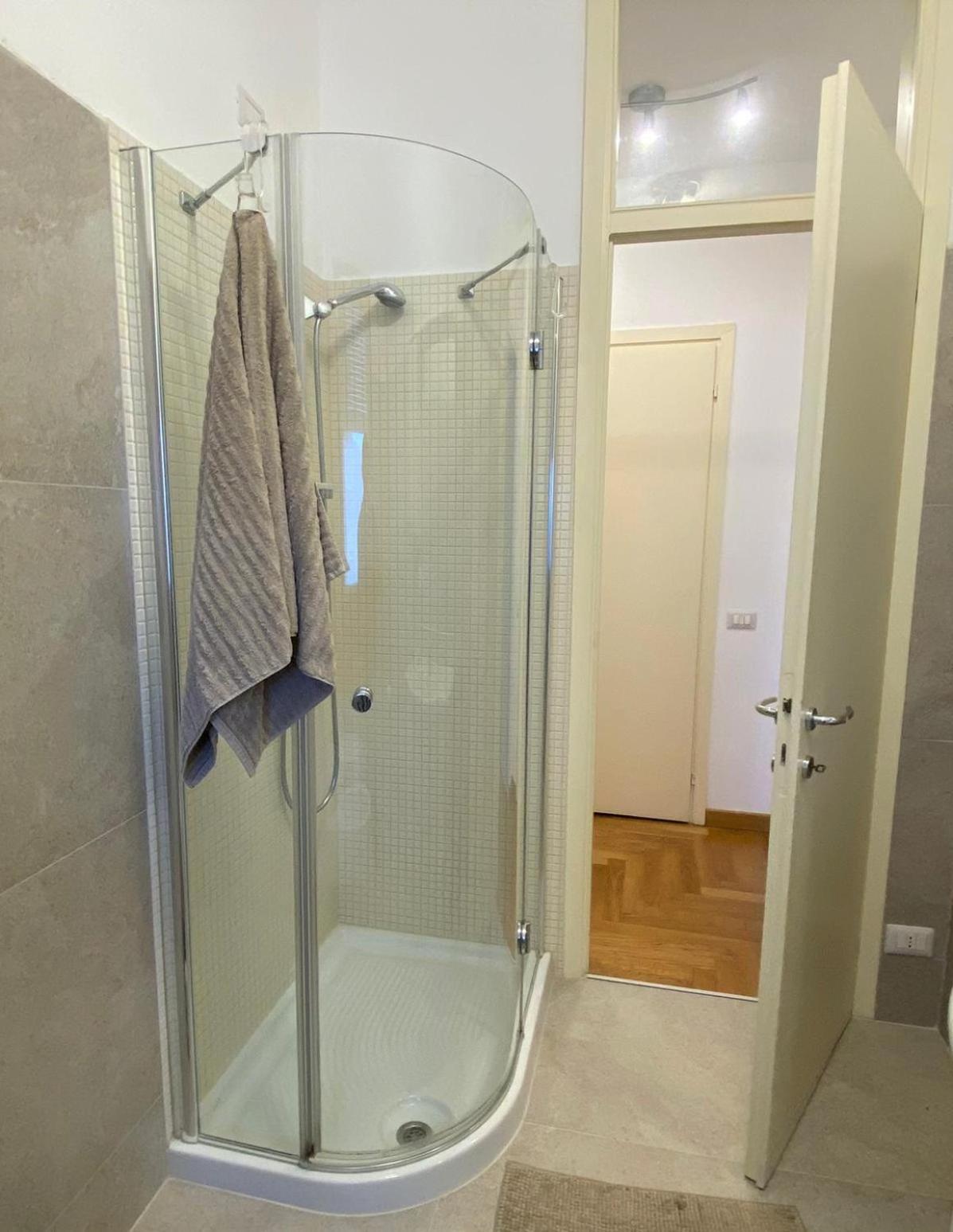 The Little Duck - Modern Apartment With Balcony Côme Esterno foto